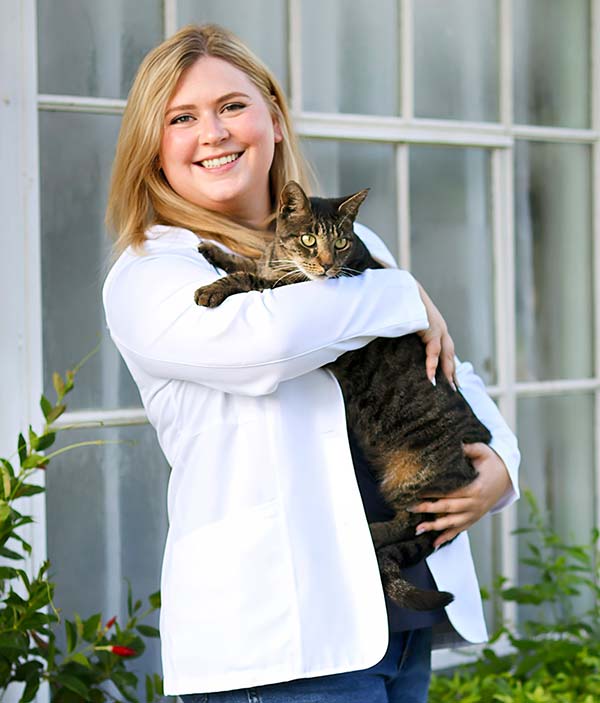 Dr. Sydney Harter | Veterinarian